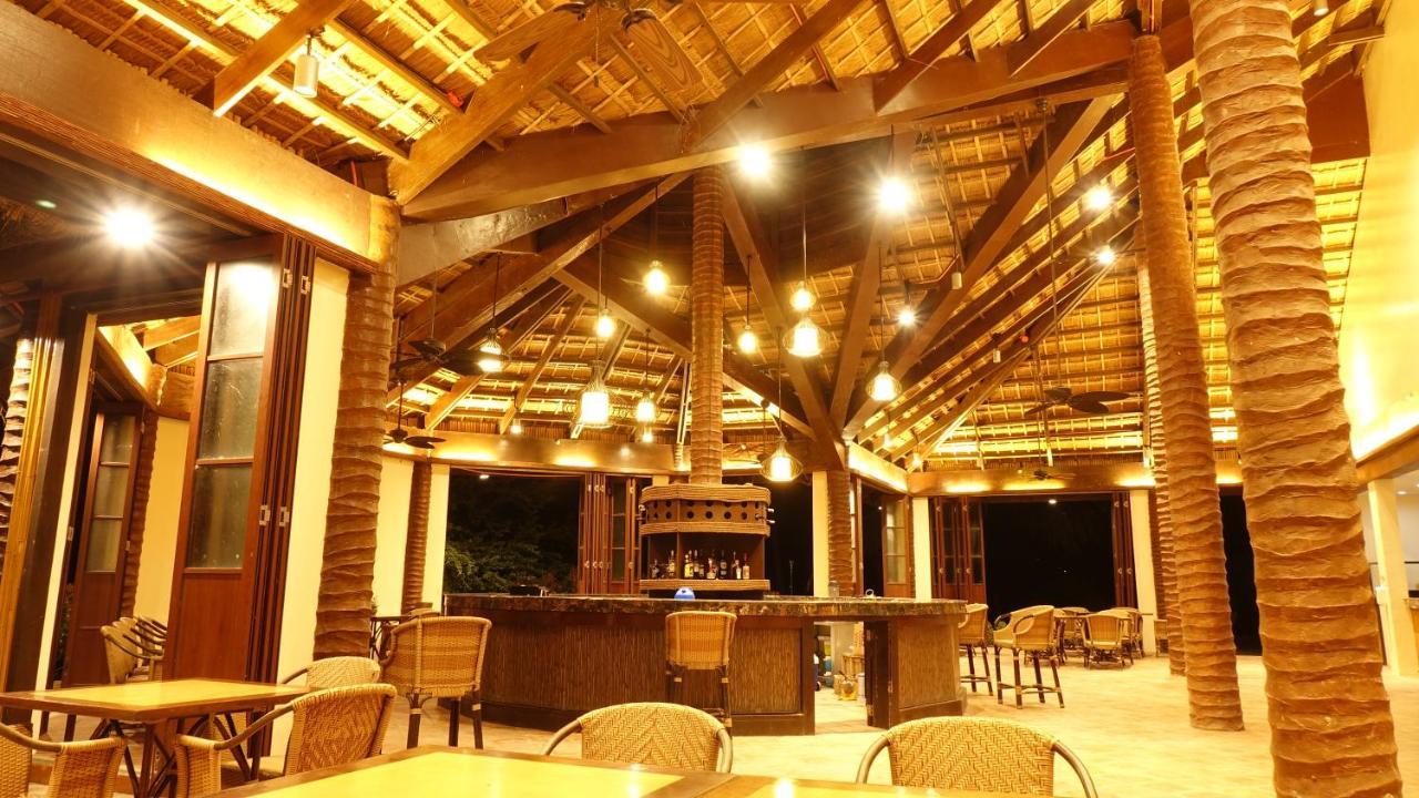 Fridays Puerto Galera Hotel Kültér fotó