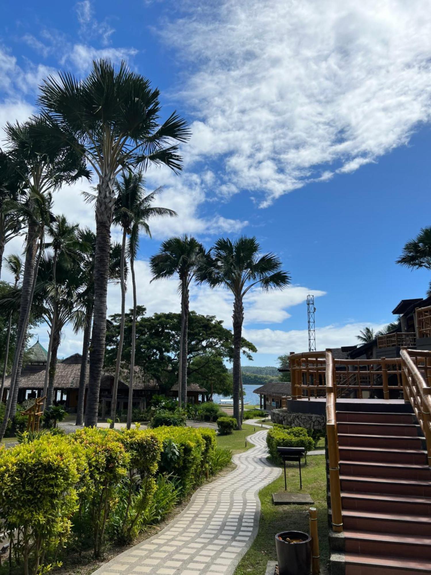 Fridays Puerto Galera Hotel Kültér fotó