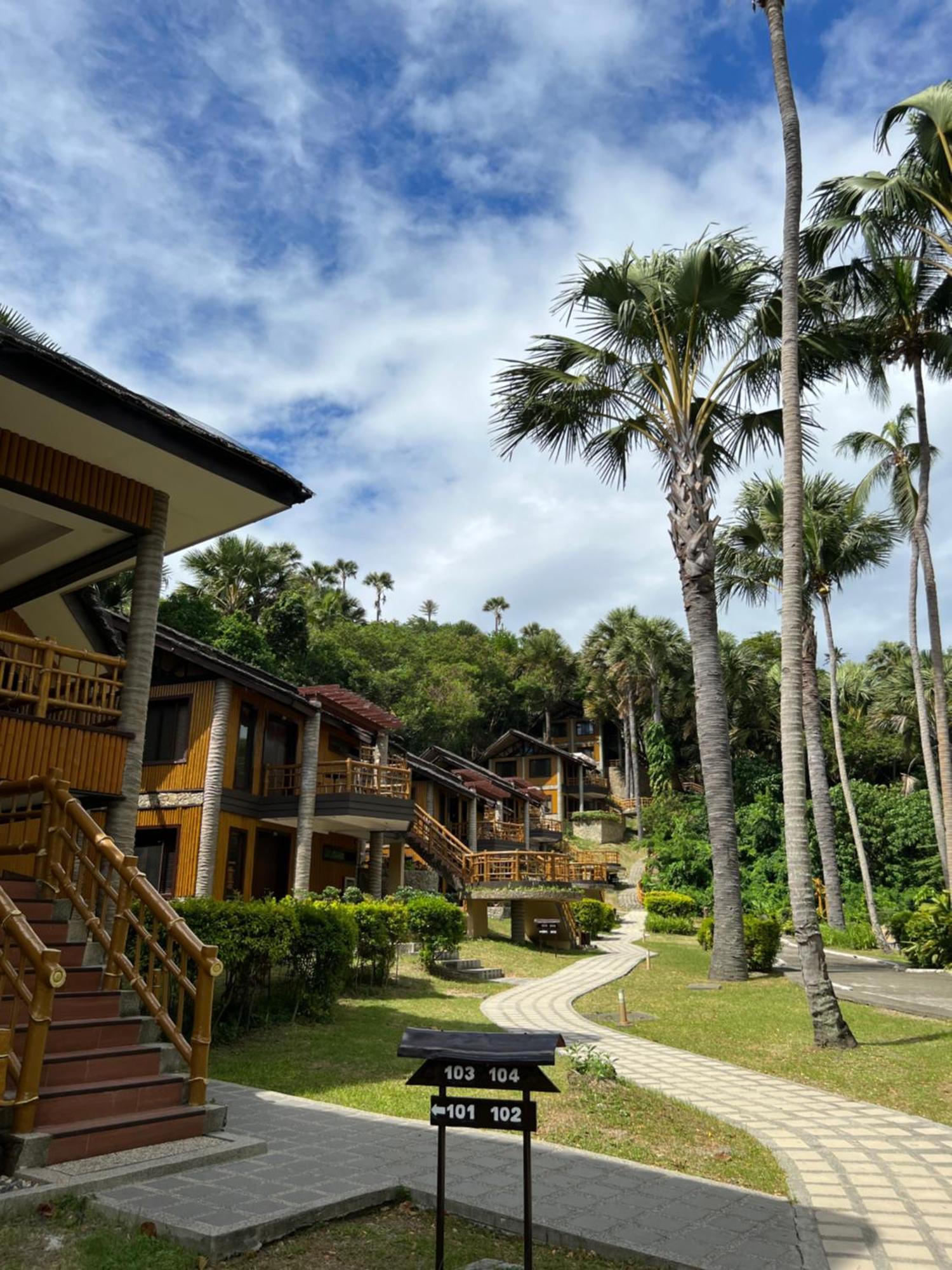 Fridays Puerto Galera Hotel Kültér fotó