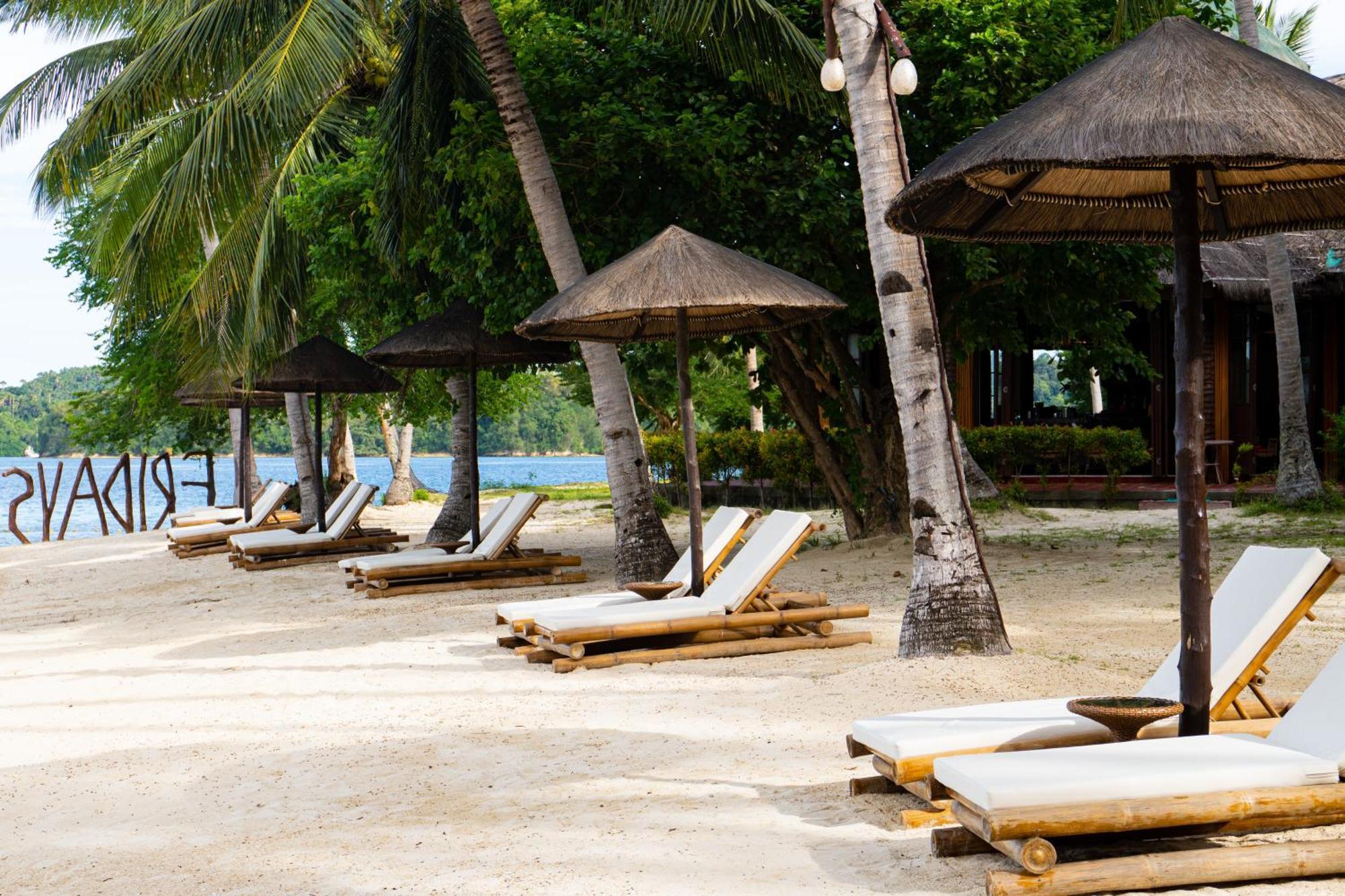 Fridays Puerto Galera Hotel Kültér fotó